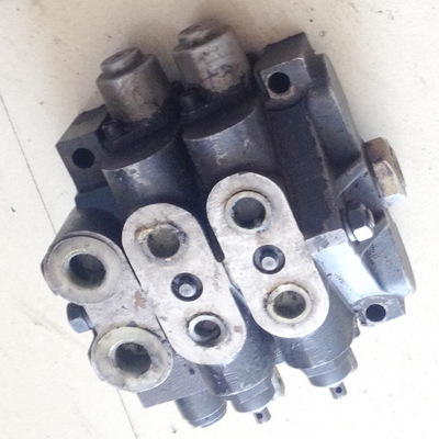 FT800多路阀 定制化优质农机配件的卓越之选