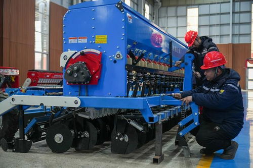 河北任丘“农机村” 机器声里迎新春，工程机械奏响发展强音